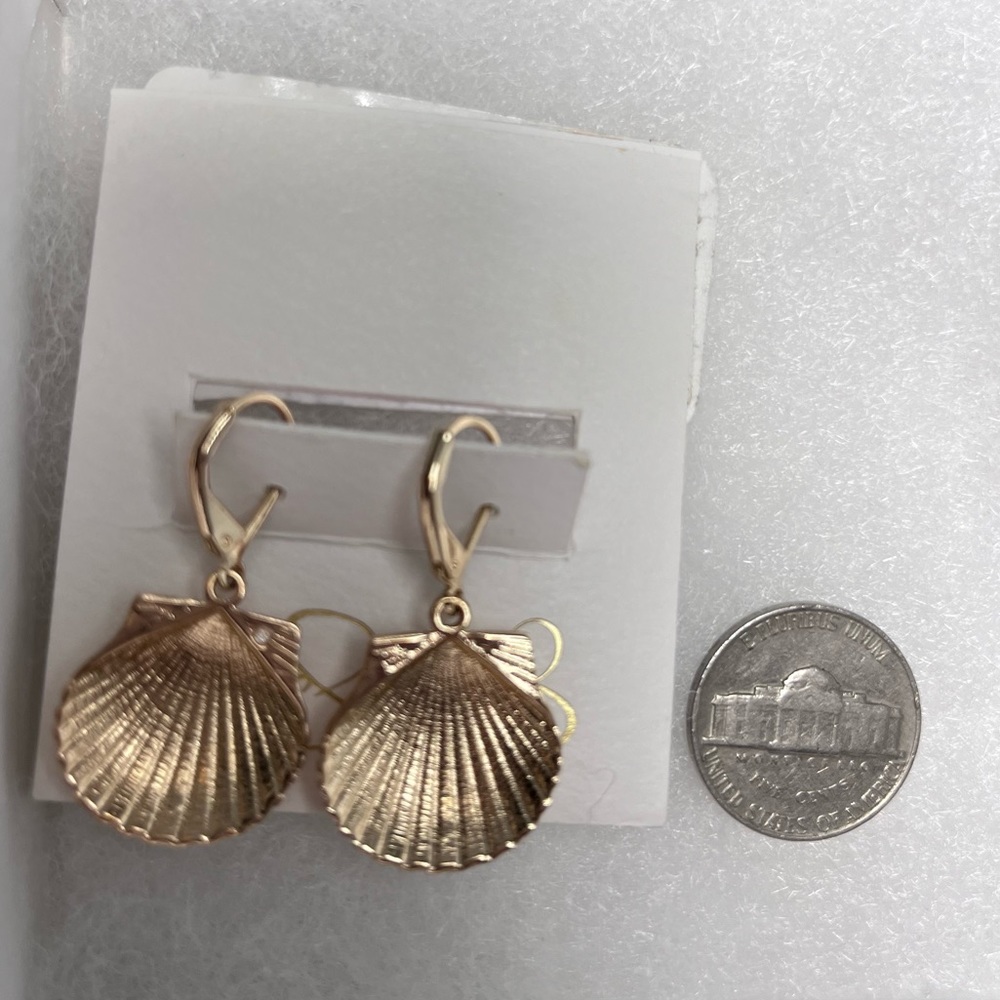 Shell Rose Gold Earrings - Picture 3 of 4